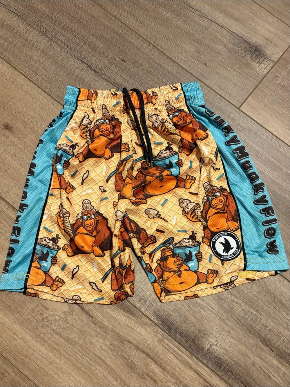 Flow society shorts